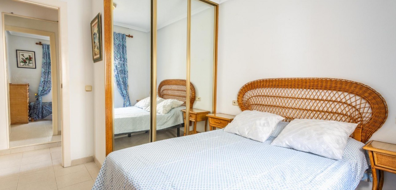 Sale - Apartment / flat -
Torrevieja - Acequion