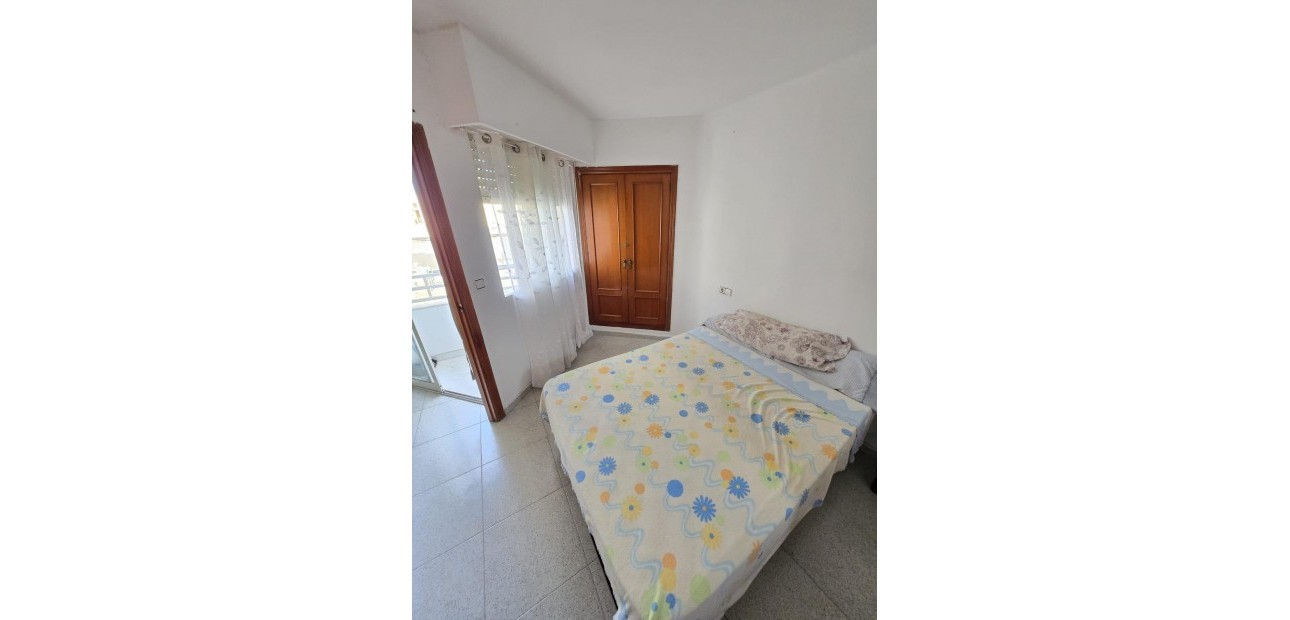 Sale - Apartment / flat -
Torrevieja - torrevieja