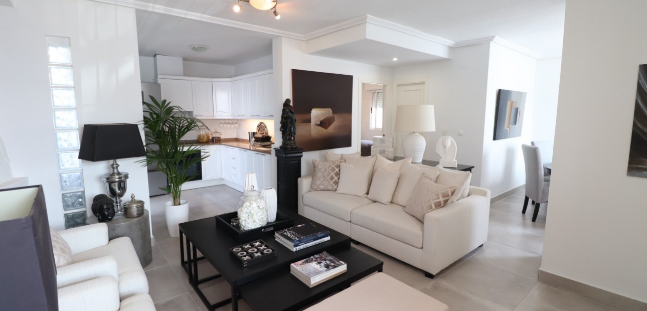 Sale - Detached Villa -
Orihuela Costa - Los Balcones