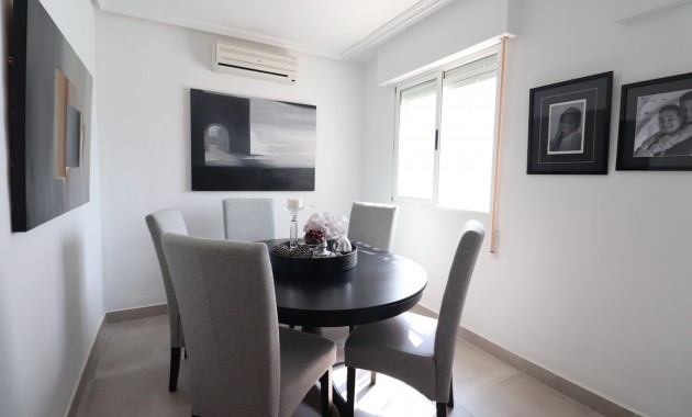 Sale - Detached Villa -
Orihuela Costa - Los Balcones