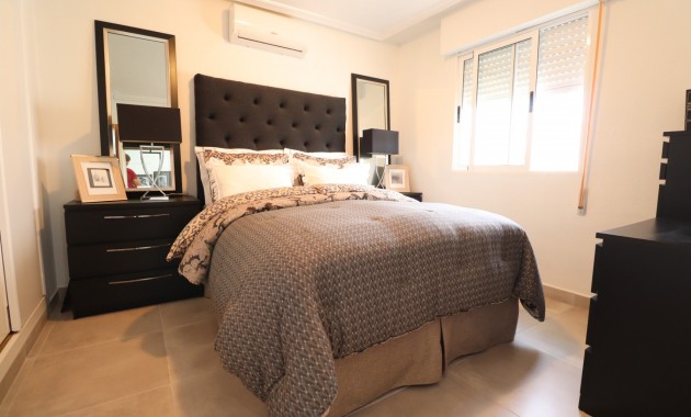 Sale - Detached Villa -
Orihuela Costa - Los Balcones