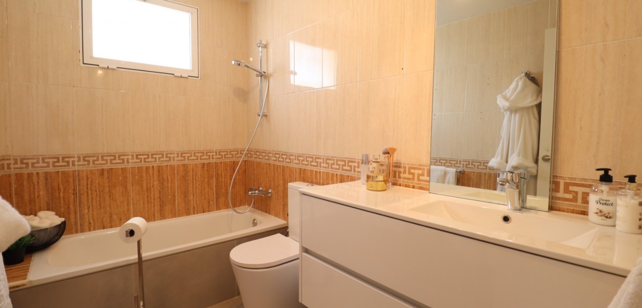 Sale - Detached Villa -
Orihuela Costa - Los Balcones