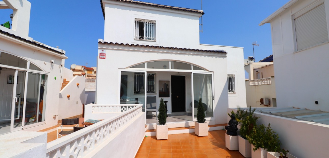 Sale - Detached Villa -
Orihuela Costa - Los Balcones