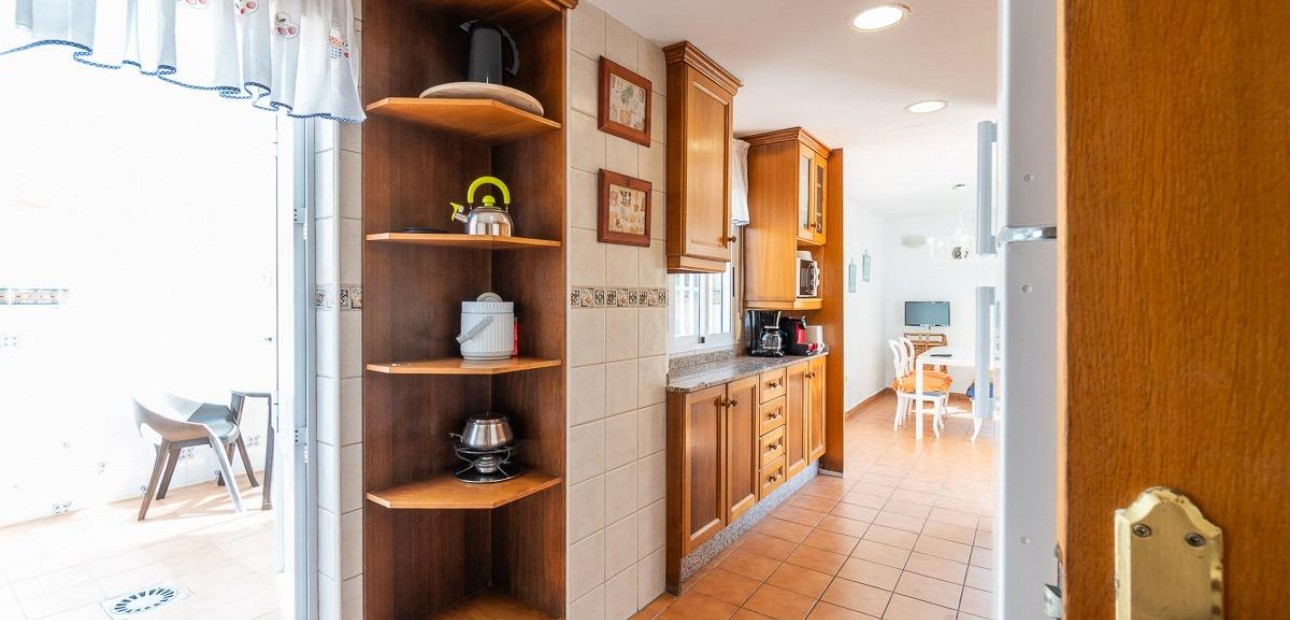 Sale - Villa -
Torrevieja - La Mata