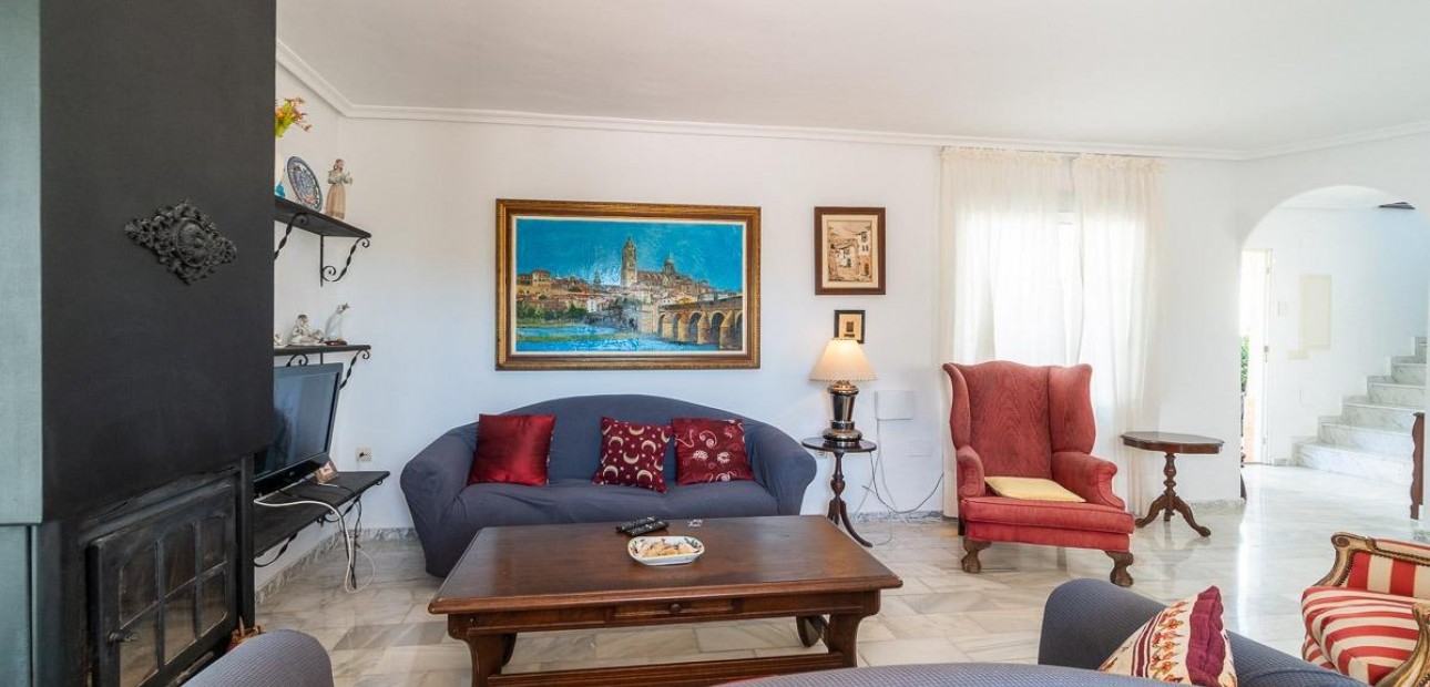 Sale - Villa -
Torrevieja - La Mata