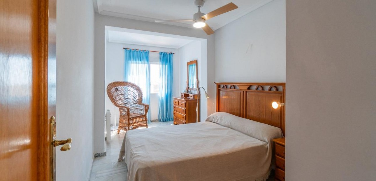 Sale - Villa -
Torrevieja - La Mata