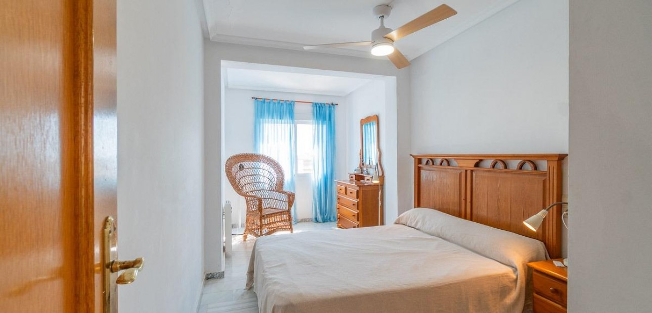 Sale - Villa -
Torrevieja - La Mata