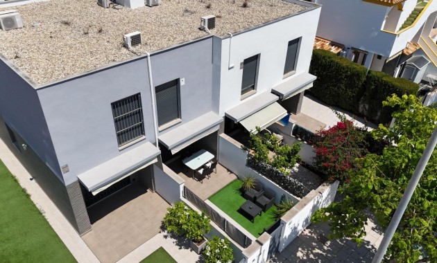 Sale - Terraced house -
Pilar de la Horadada - El Mojón