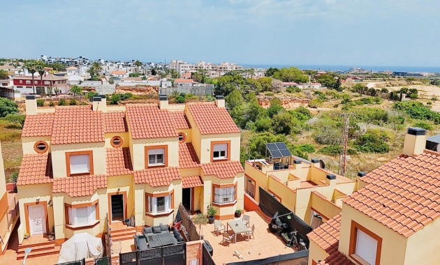 Venta - Terraced house -
Cabo Roig