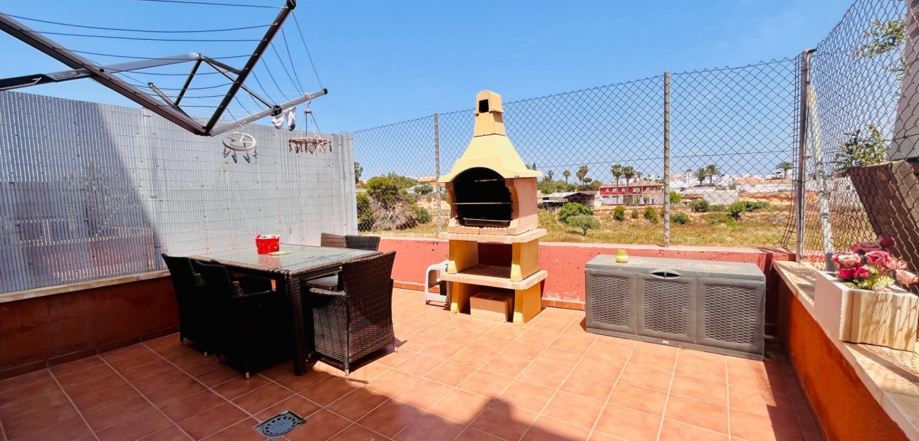 Venta - Terraced house -
Cabo Roig