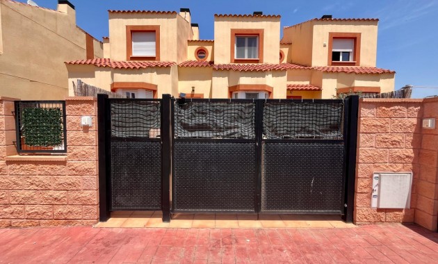 Venta - Terraced house -
Cabo Roig