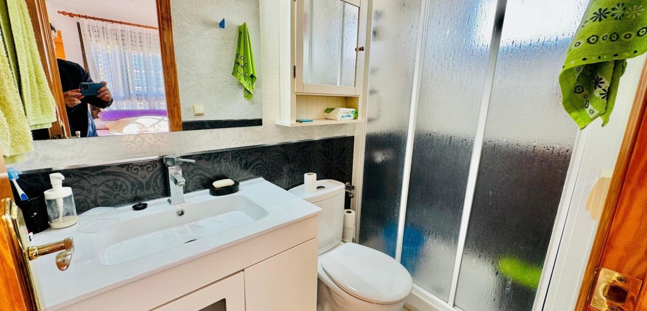 Sale - Apartment / flat -
Torrevieja - La Mata