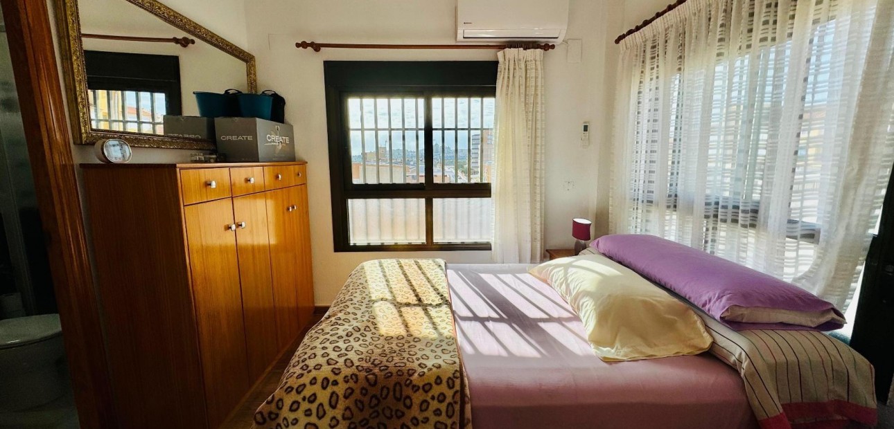 Sale - Apartment / flat -
Torrevieja - La Mata
