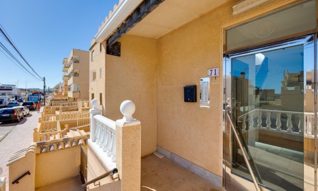 Sale - Apartment / flat -
Torrevieja - La Mata