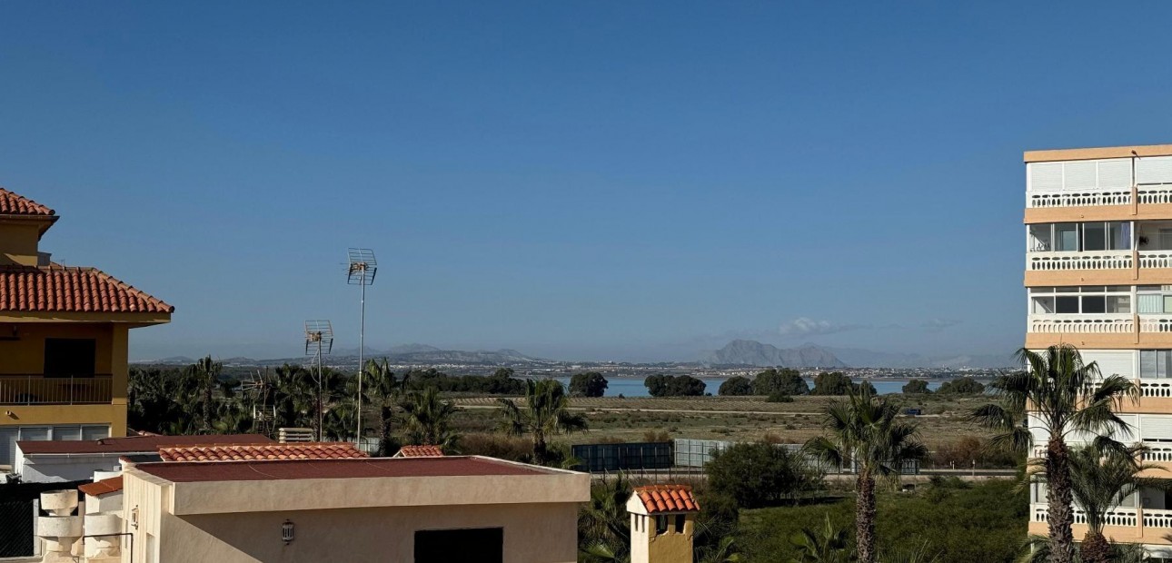 Sale - Apartment / flat -
Torrevieja - La Mata