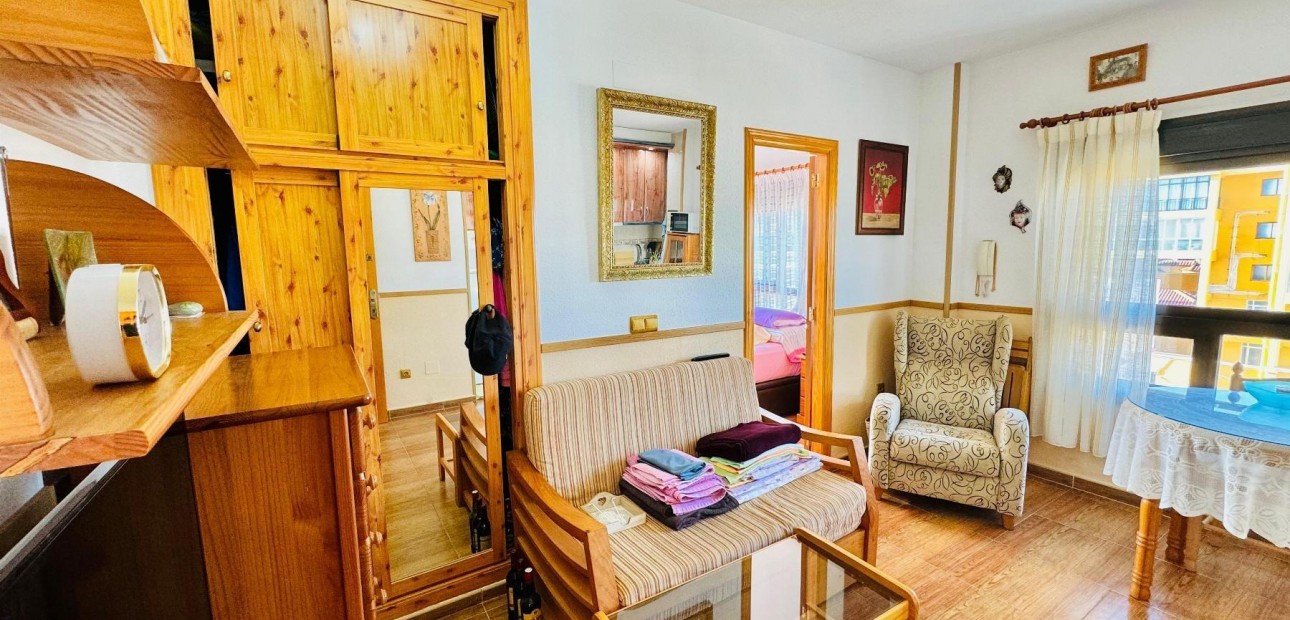 Sale - Apartment / flat -
Torrevieja - La Mata