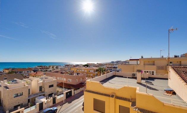 Sale - Apartment / flat -
Torrevieja - La Mata
