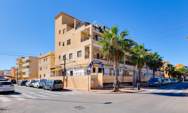 Sale - Apartment / flat -
Torrevieja - La Mata