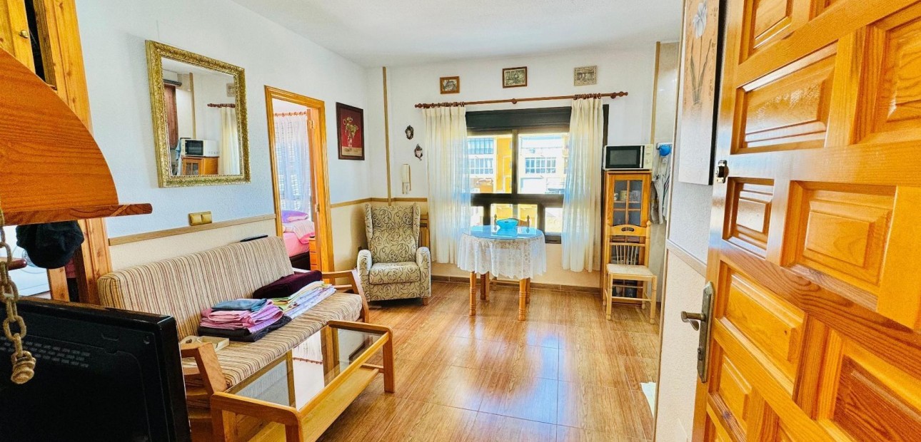 Sale - Apartment / flat -
Torrevieja - La Mata