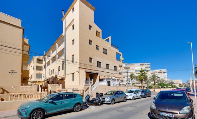 Sale - Apartment / flat -
Torrevieja - La Mata