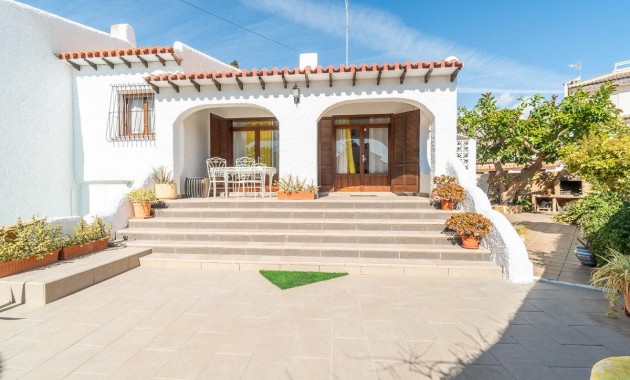 Herverkoop - Villa -
Orihuela Costa - Punta Prima