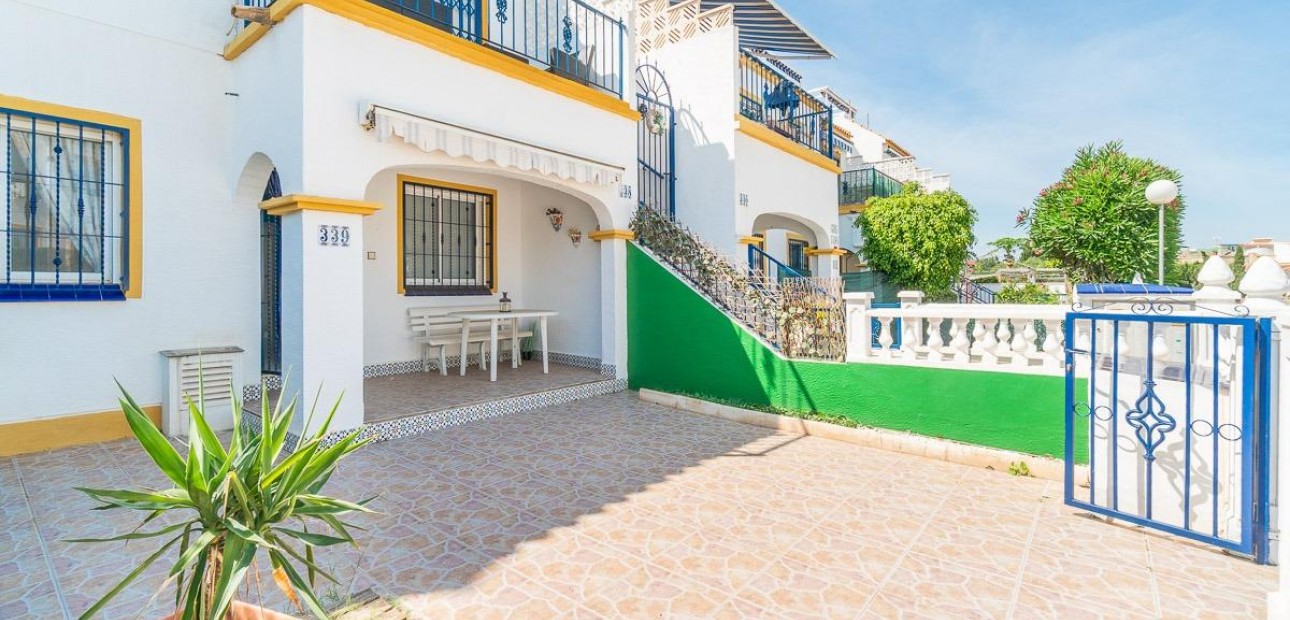 Venta - Bungalow -
Orihuela Costa - La Florida
