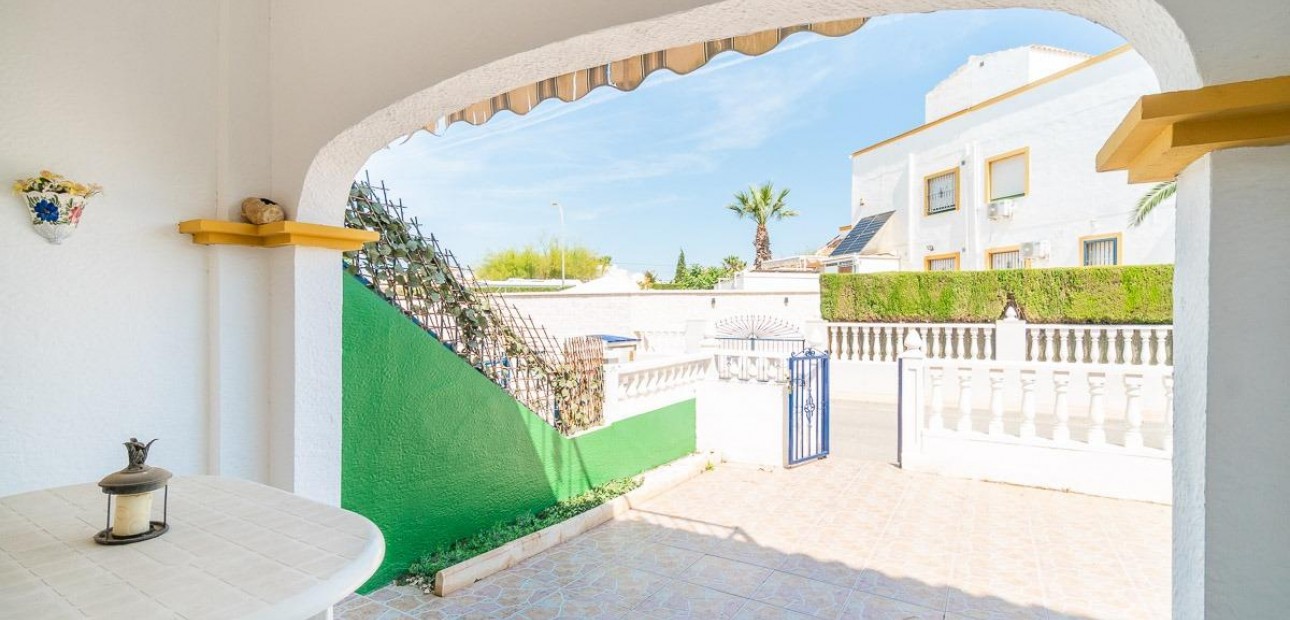 Venta - Bungalow -
Orihuela Costa - La Florida