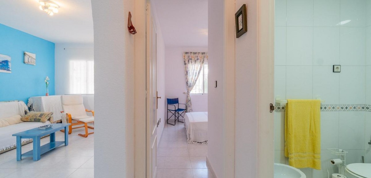 Venta - Bungalow -
Orihuela Costa - La Florida