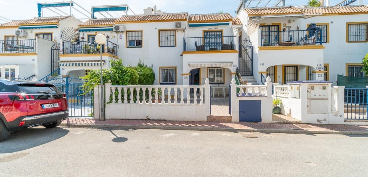 Venta - Bungalow -
Orihuela Costa - La Florida