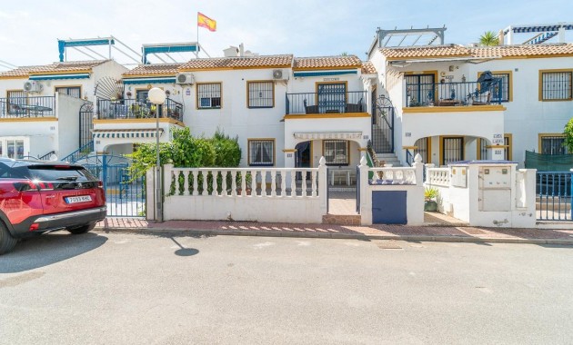Venta - Bungalow -
Orihuela Costa - La Florida