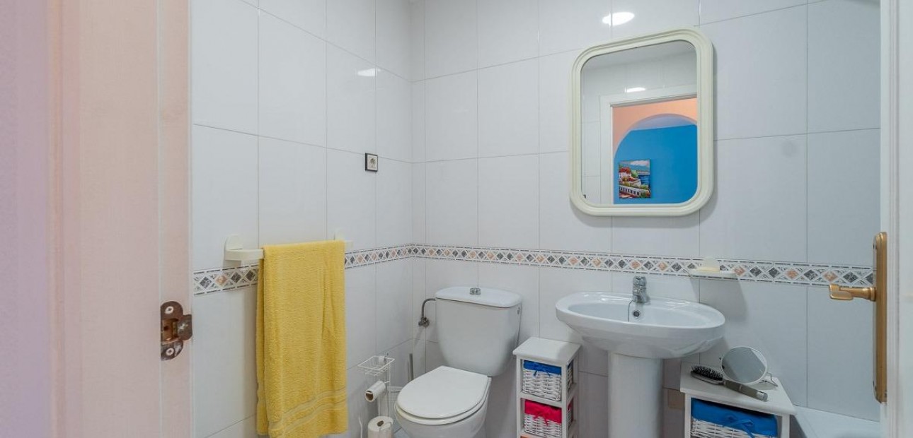 Venta - Bungalow -
Orihuela Costa - La Florida