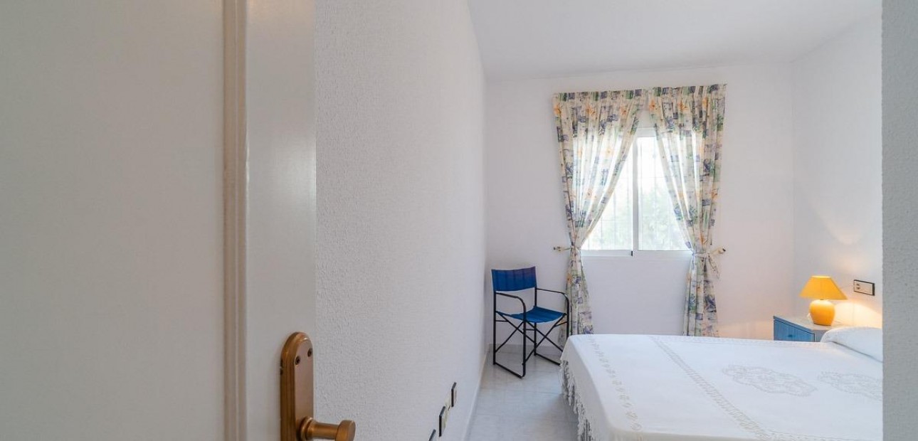Venta - Bungalow -
Orihuela Costa - La Florida