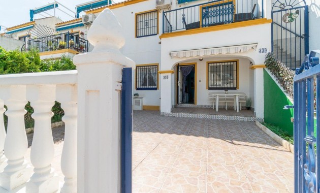 Venta - Bungalow -
Orihuela Costa - La Florida