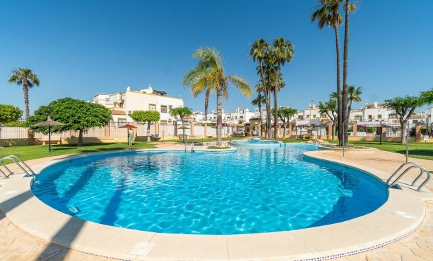 Venta - Bungalow -
Orihuela Costa - La Florida