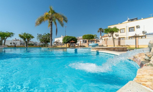 Venta - Bungalow -
Orihuela Costa - La Florida