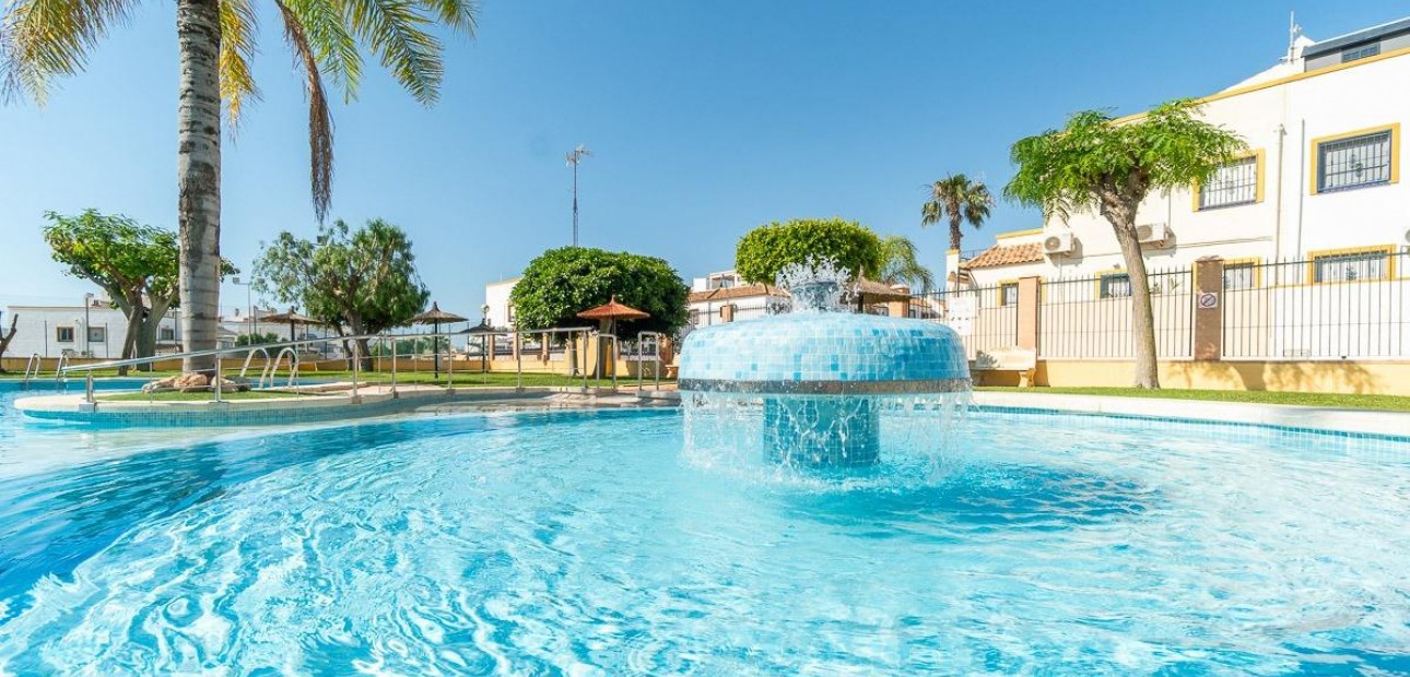 Venta - Bungalow -
Orihuela Costa - La Florida