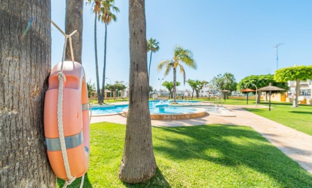 Venta - Bungalow -
Orihuela Costa - La Florida