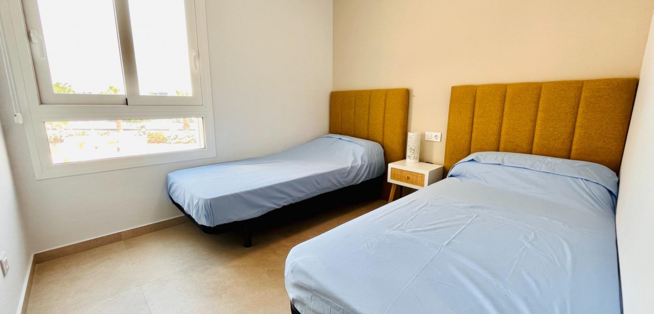 Venta - Apartamento / piso -
Guardamar del Segura - Puerto Deportivo
