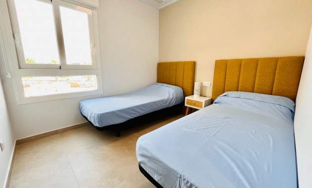Venta - Apartamento / piso -
Guardamar del Segura - Puerto Deportivo