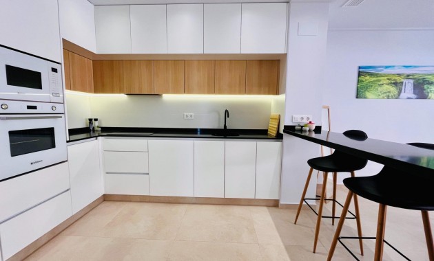 Venta - Apartamento / piso -
Guardamar del Segura - Puerto Deportivo