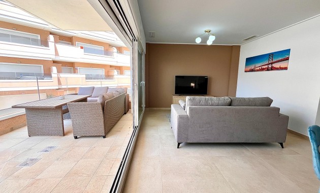 Venta - Apartamento / piso -
Guardamar del Segura - Puerto Deportivo