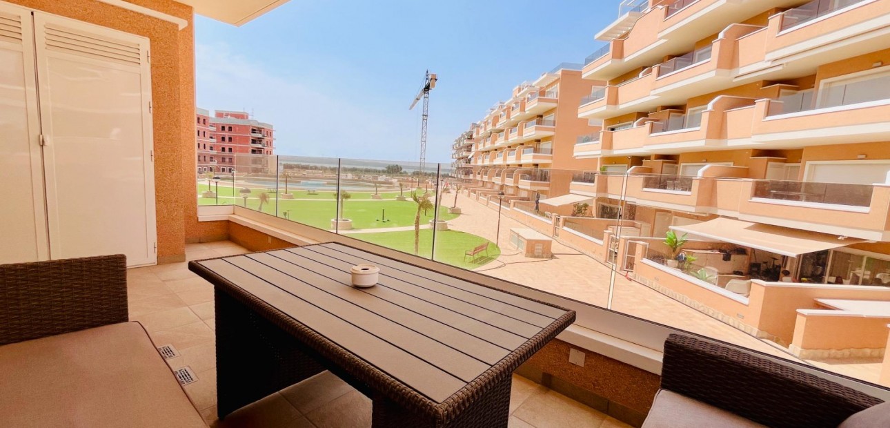 Venta - Apartamento / piso -
Guardamar del Segura - Puerto Deportivo