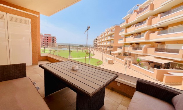 Venta - Apartamento / piso -
Guardamar del Segura - Puerto Deportivo
