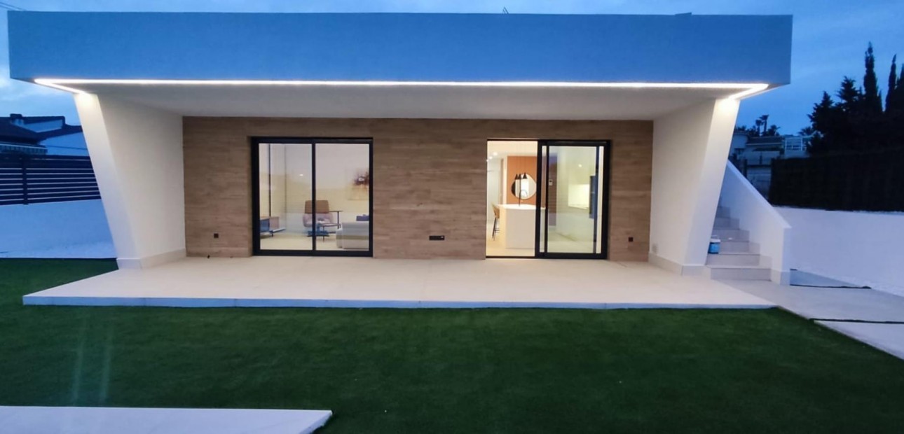 Herverkoop - Villa -
Ciudad quesada - Costa blanca sur