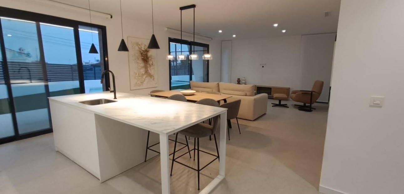 Herverkoop - Villa -
Ciudad quesada - Costa blanca sur