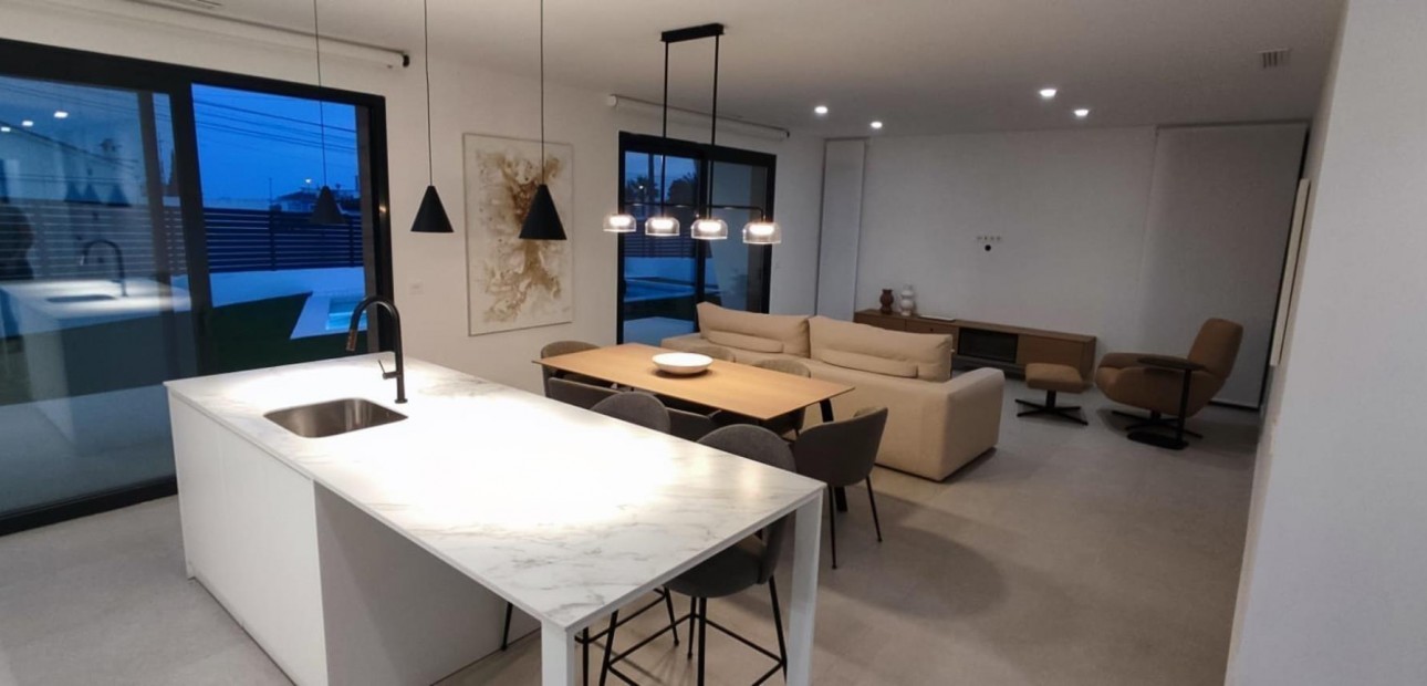 Herverkoop - Villa -
Ciudad quesada - Costa blanca sur