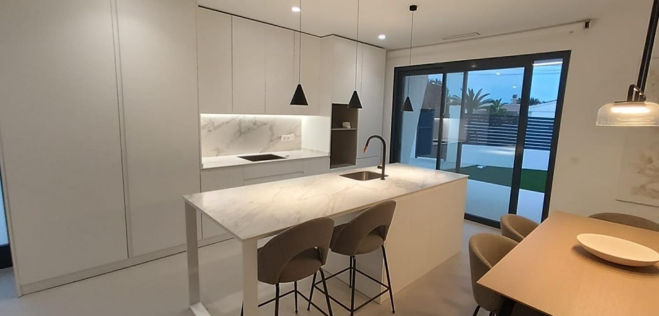 Herverkoop - Villa -
Ciudad quesada - Costa blanca sur