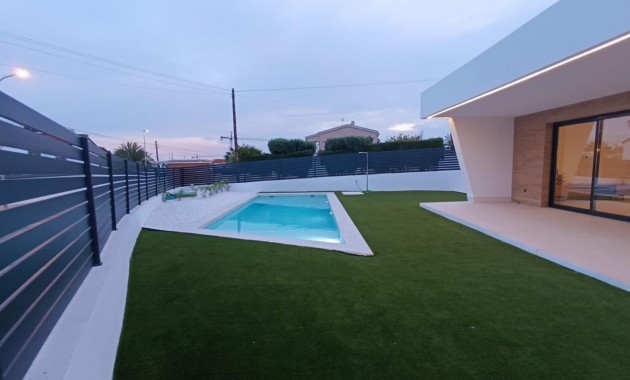 Herverkoop - Villa -
Ciudad quesada - Costa blanca sur