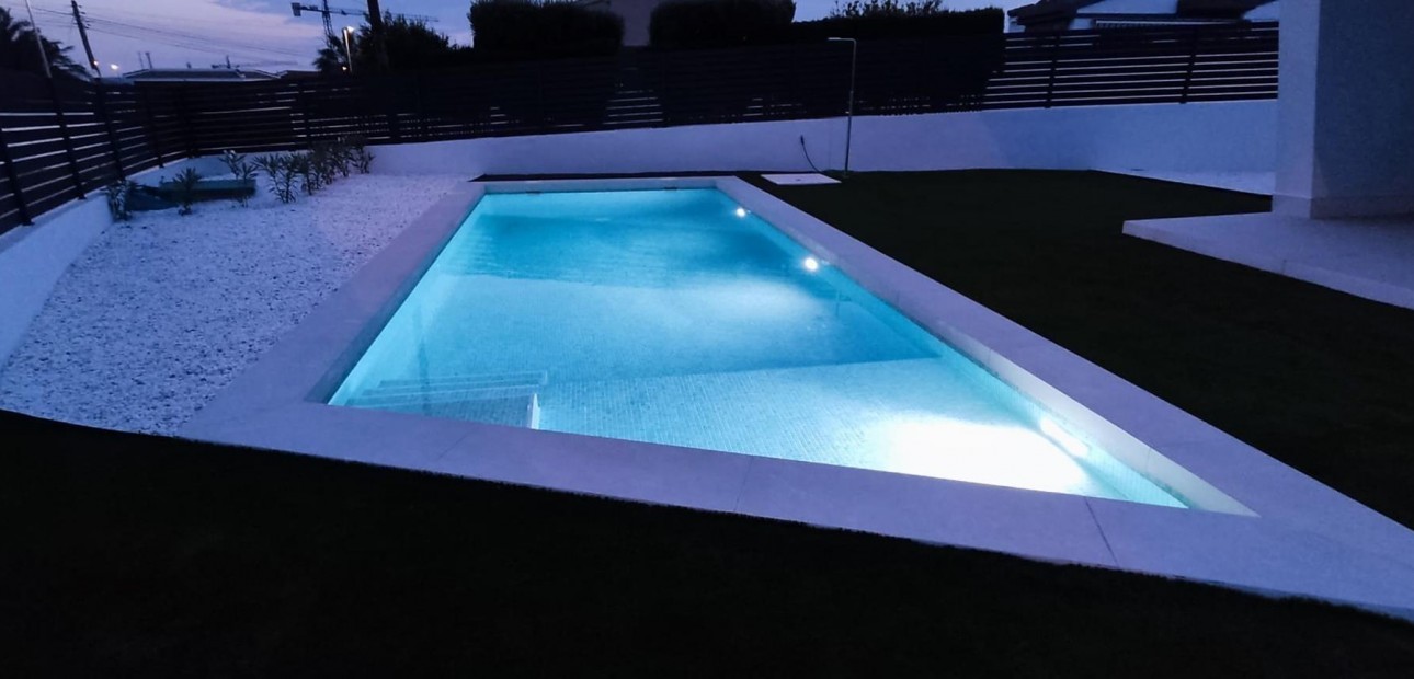 Herverkoop - Villa -
Ciudad quesada - Costa blanca sur