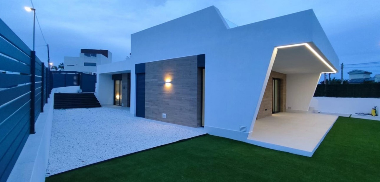 Herverkoop - Villa -
Ciudad quesada - Costa blanca sur